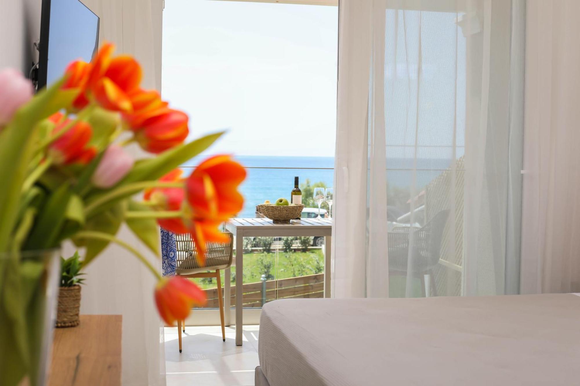 Magdachris Luxury Rooms Agios Georgios Pagon Exterior foto